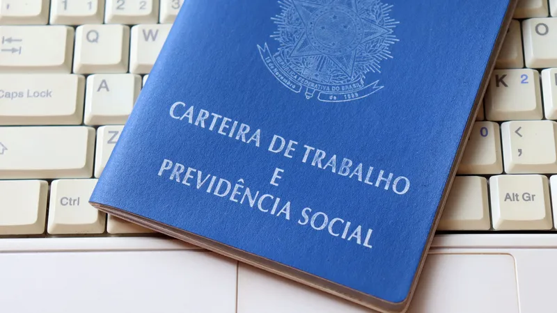 Comércio e serviços devem abrir 110 mil vagas para o fim do ano, projeta pesquisa CNDLSPC Brasil