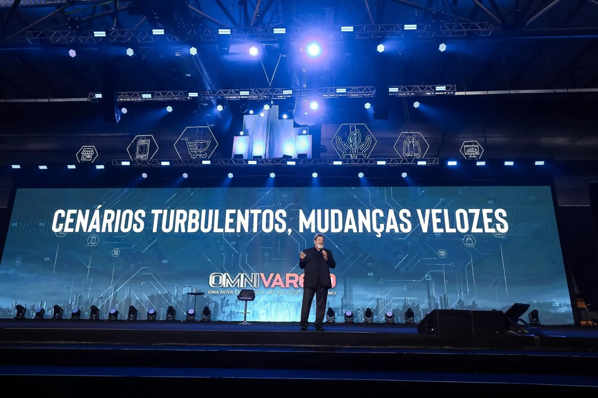 Mario Sérgio Cortella palestra sobre as mudanças velozes no mundo moderno4