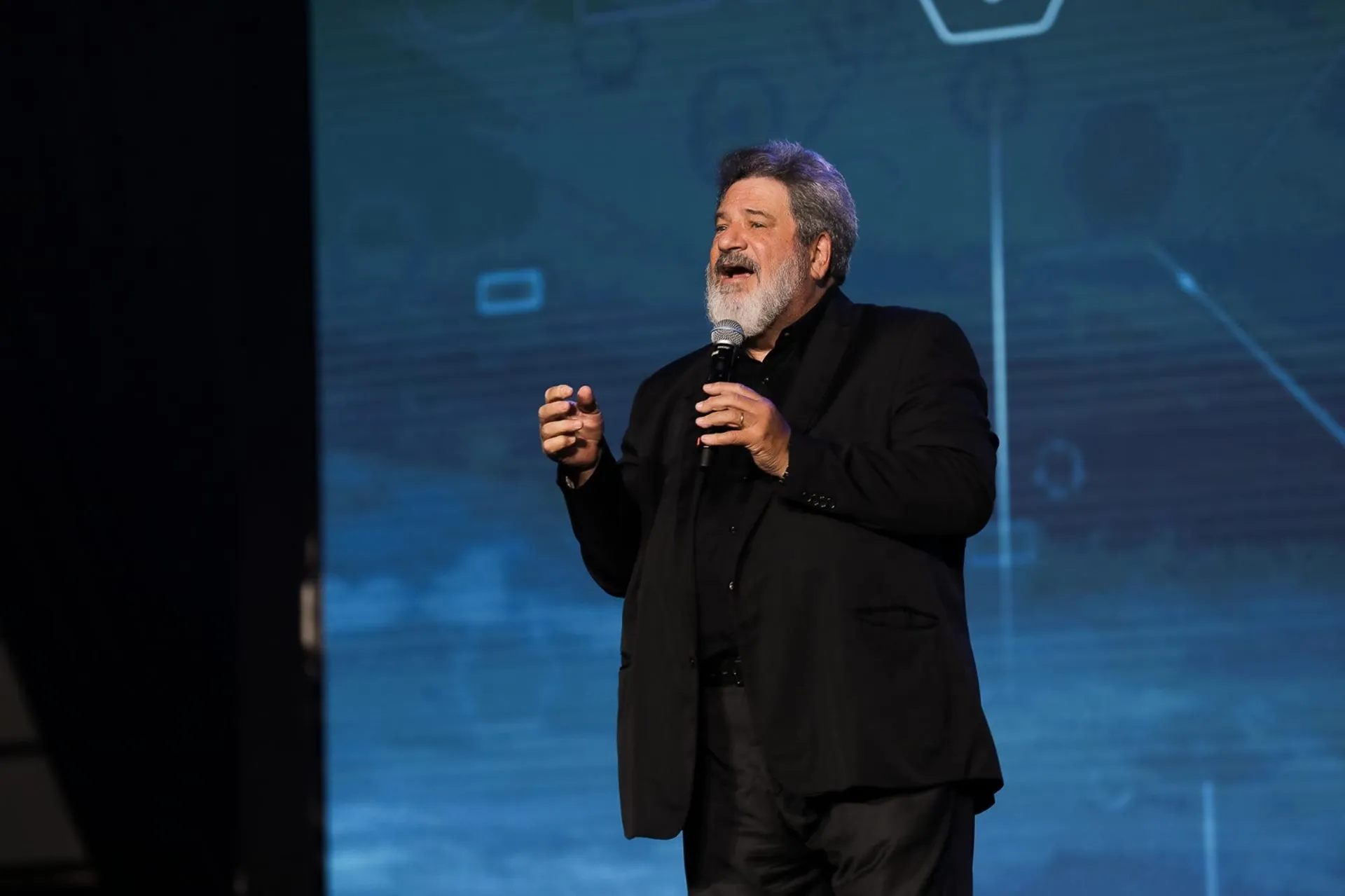 Mario Sérgio Cortella palestra sobre as mudanças velozes no mundo moderno4