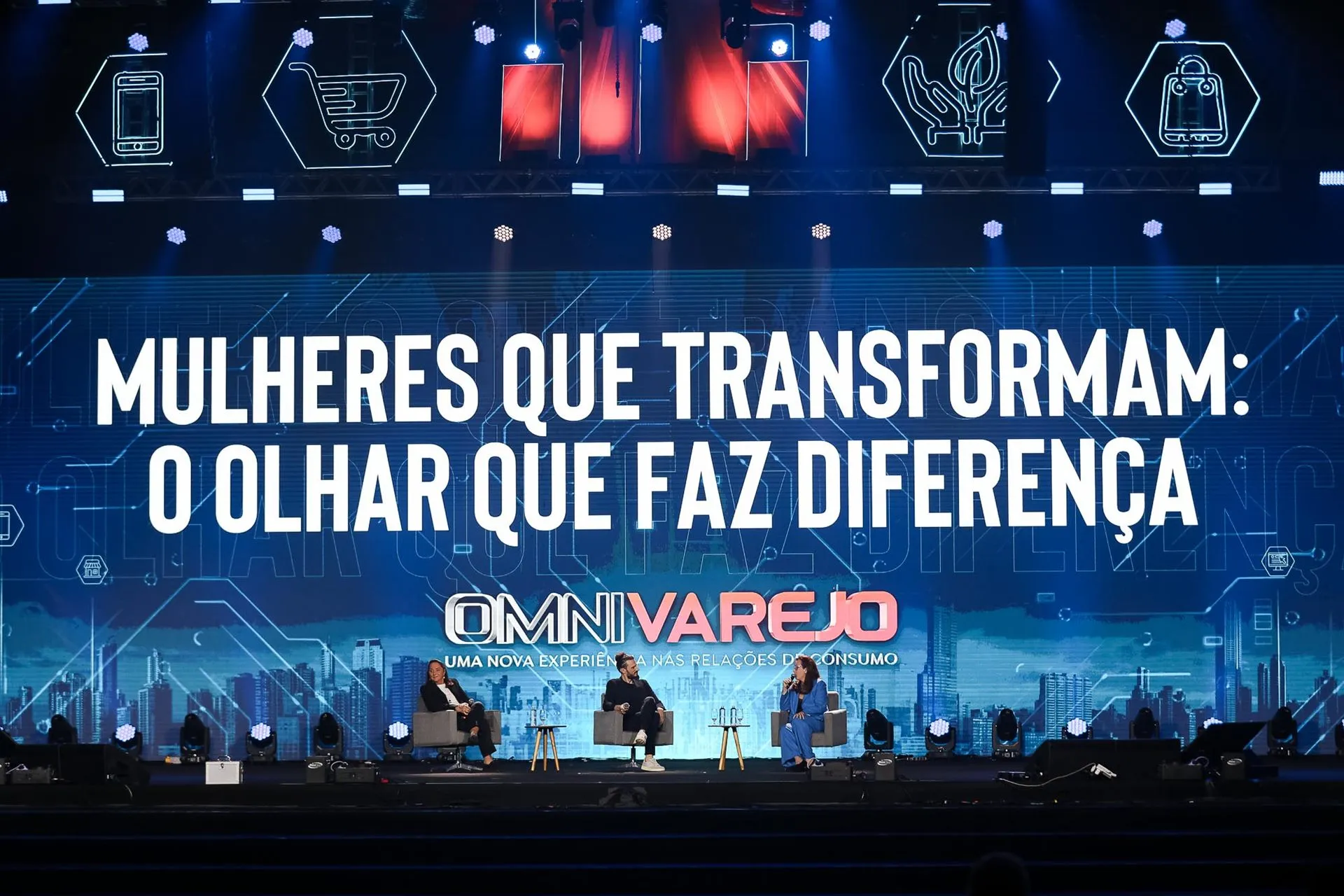Omnivarejo traz painel com mulheres que transformam o varejo