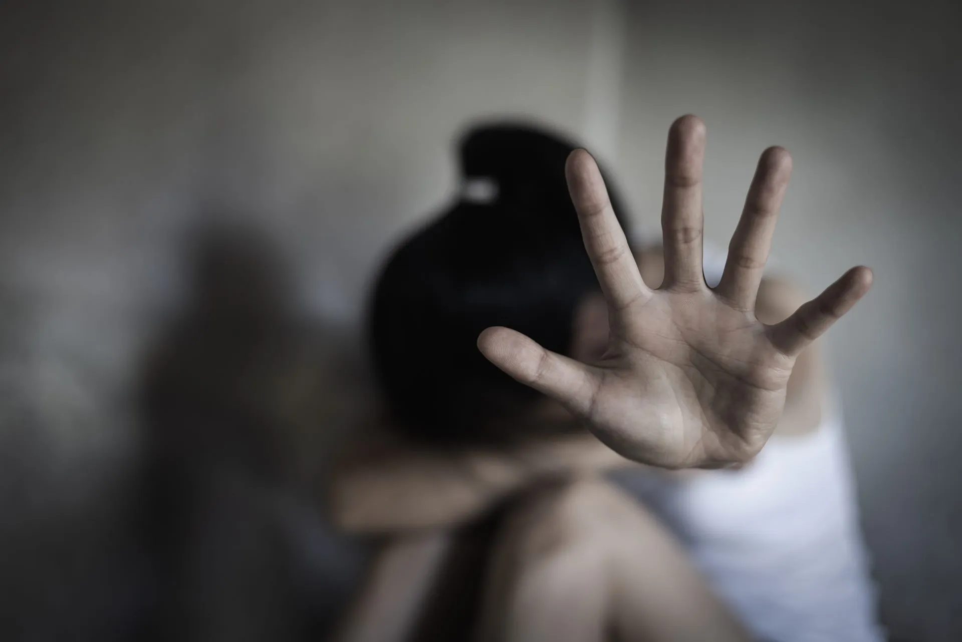 Como lidar com a violência contra a mulher no ambiente de trabalho