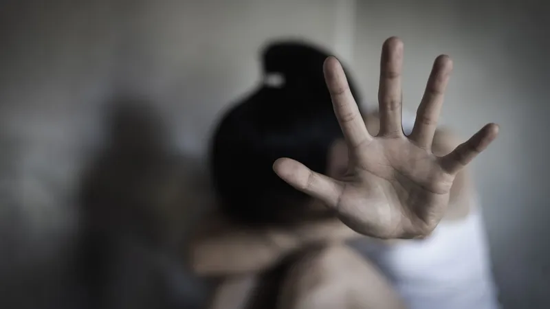 Como lidar com a violência contra a mulher no ambiente de trabalho