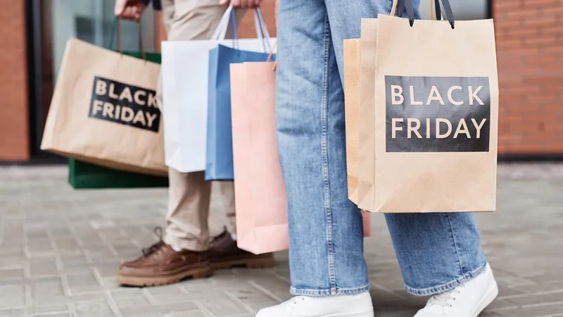 Consumidor pesquisa um mês antes de comprar na Black Friday