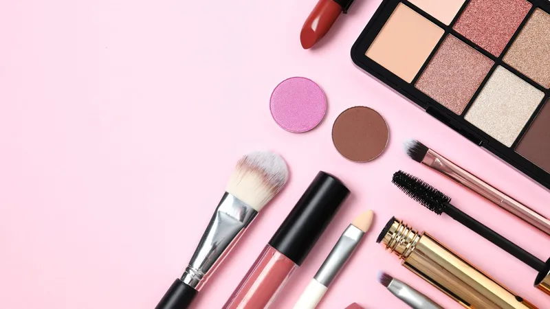 Beleza, cosméticos e perfumaria são comprados online por 46% dos brasileiros, com mulheres chegando a 59%
