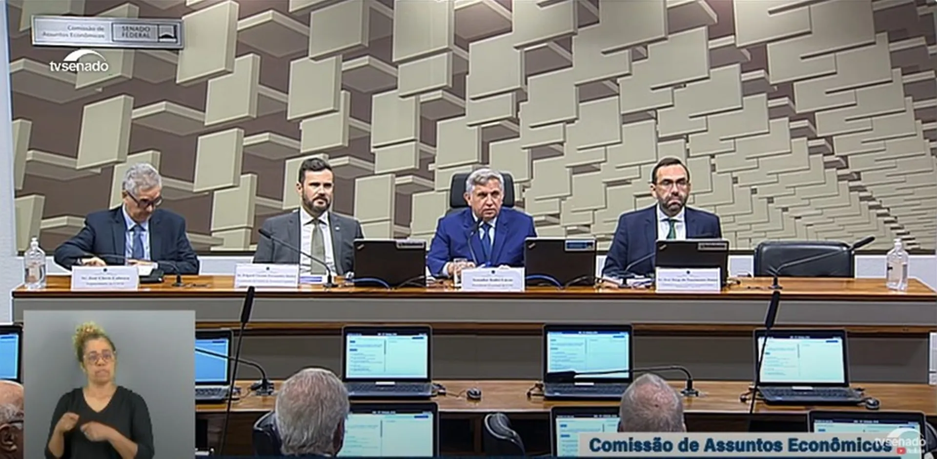 Impactos da reforma tributária no Simples Nacional é debatido em comissão do Senado