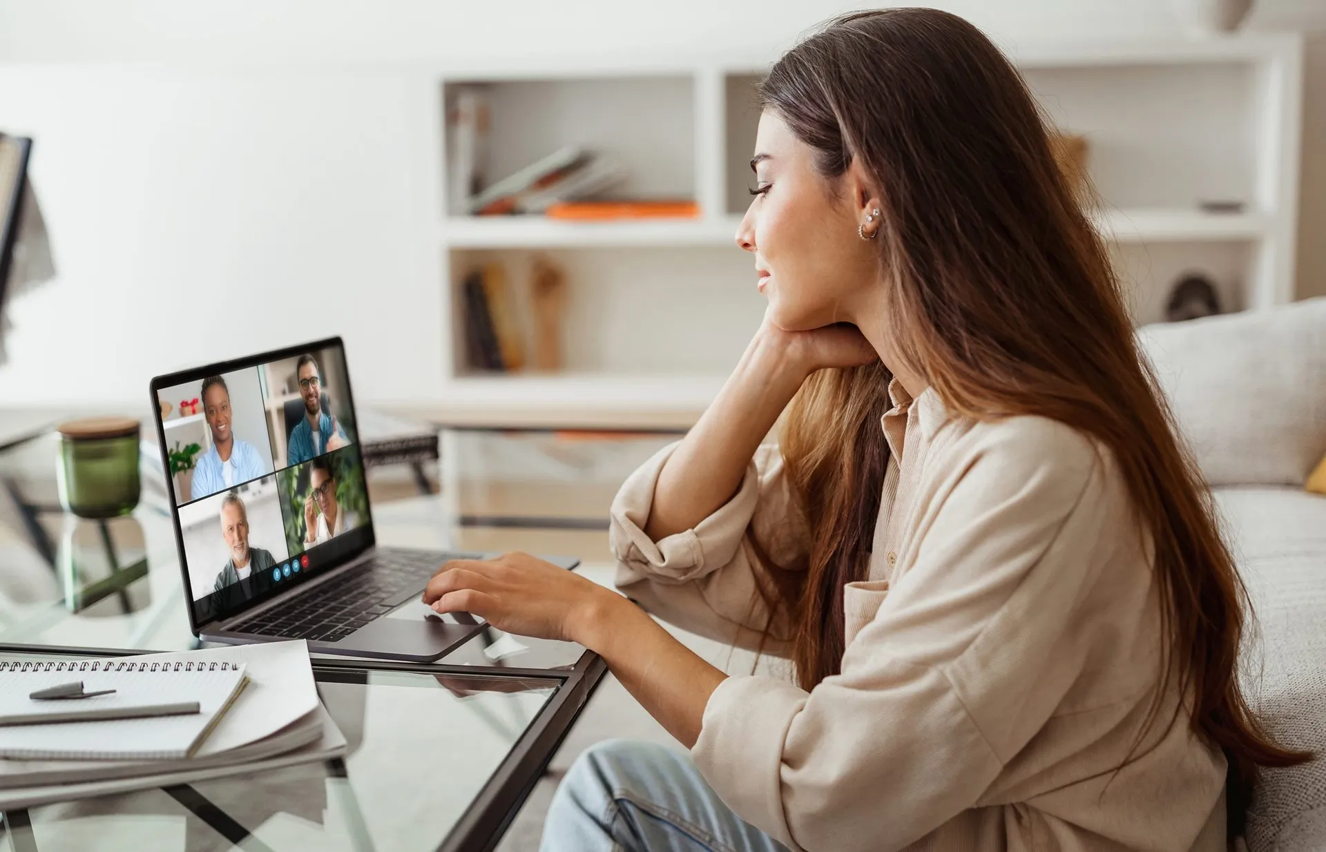 Modelo de trabalho híbrido conquista CEOs