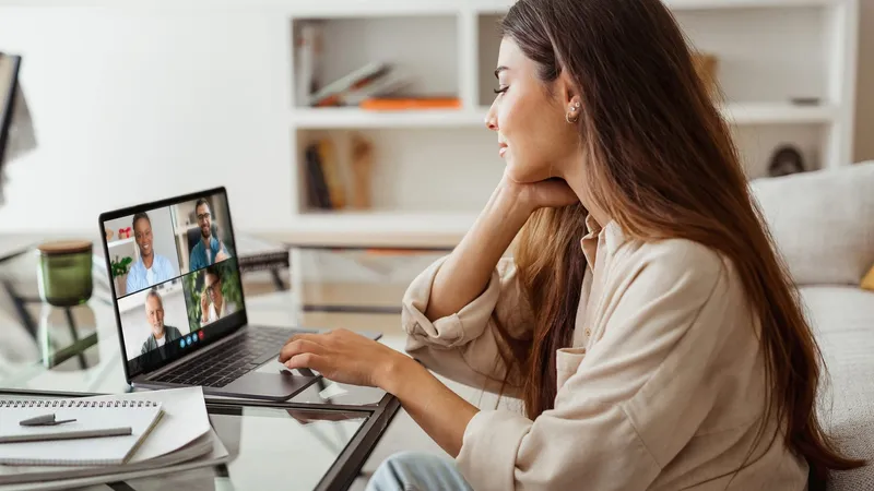 Modelo de trabalho híbrido conquista CEOs