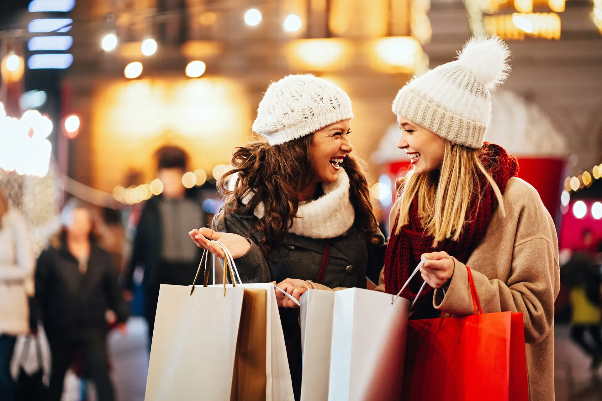 Vendas no Natal devem movimentar R$ 84,9 bilhões na economia, estimam CNDL/SPC Brasil
