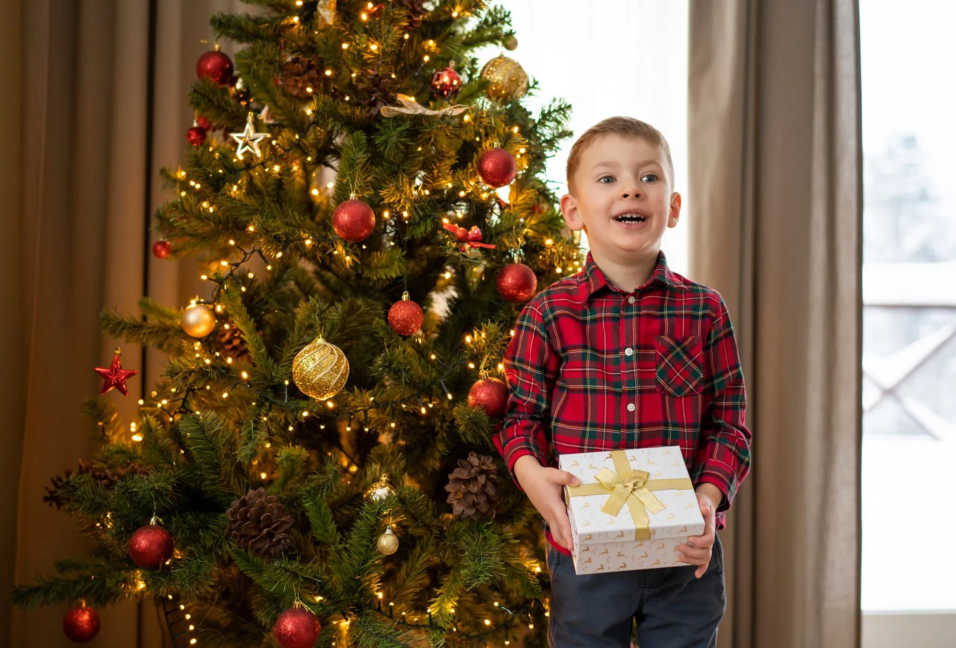 Filhos, mães e parceiros: o afeto segue guiando as compras de Natal