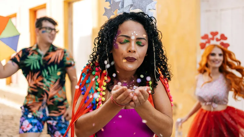 Carnaval: 5 dicas de segurança para foliões evitarem golpes