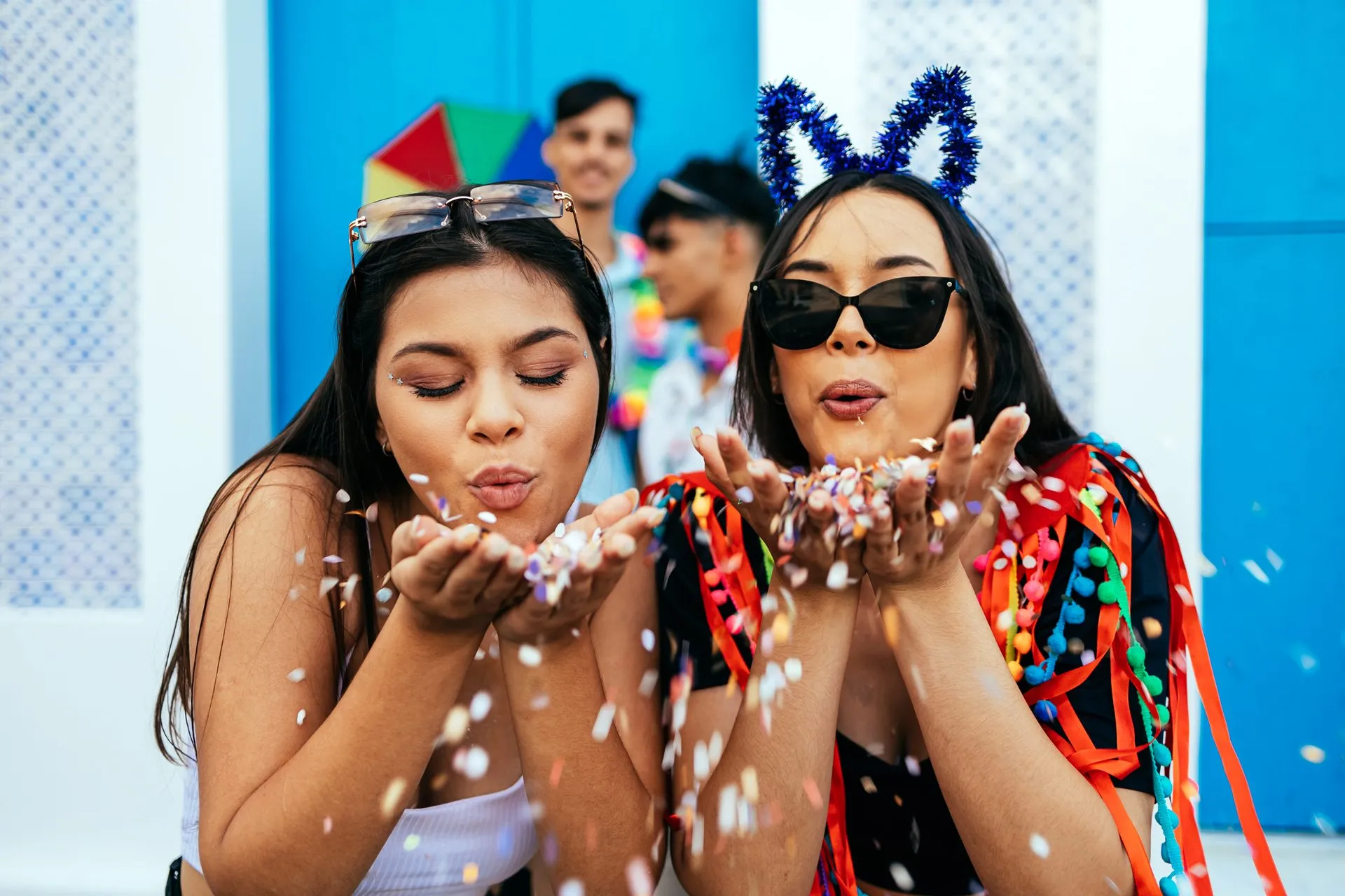 Carnaval 2026: intenção de consumo movimenta 41 milhões de brasileiros, estimam CNDL/SPC Brasil