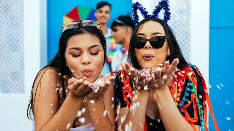 Carnaval 2026: intenção de consumo movimenta 41 milhões de brasileiros, estimam CNDL/SPC Brasil