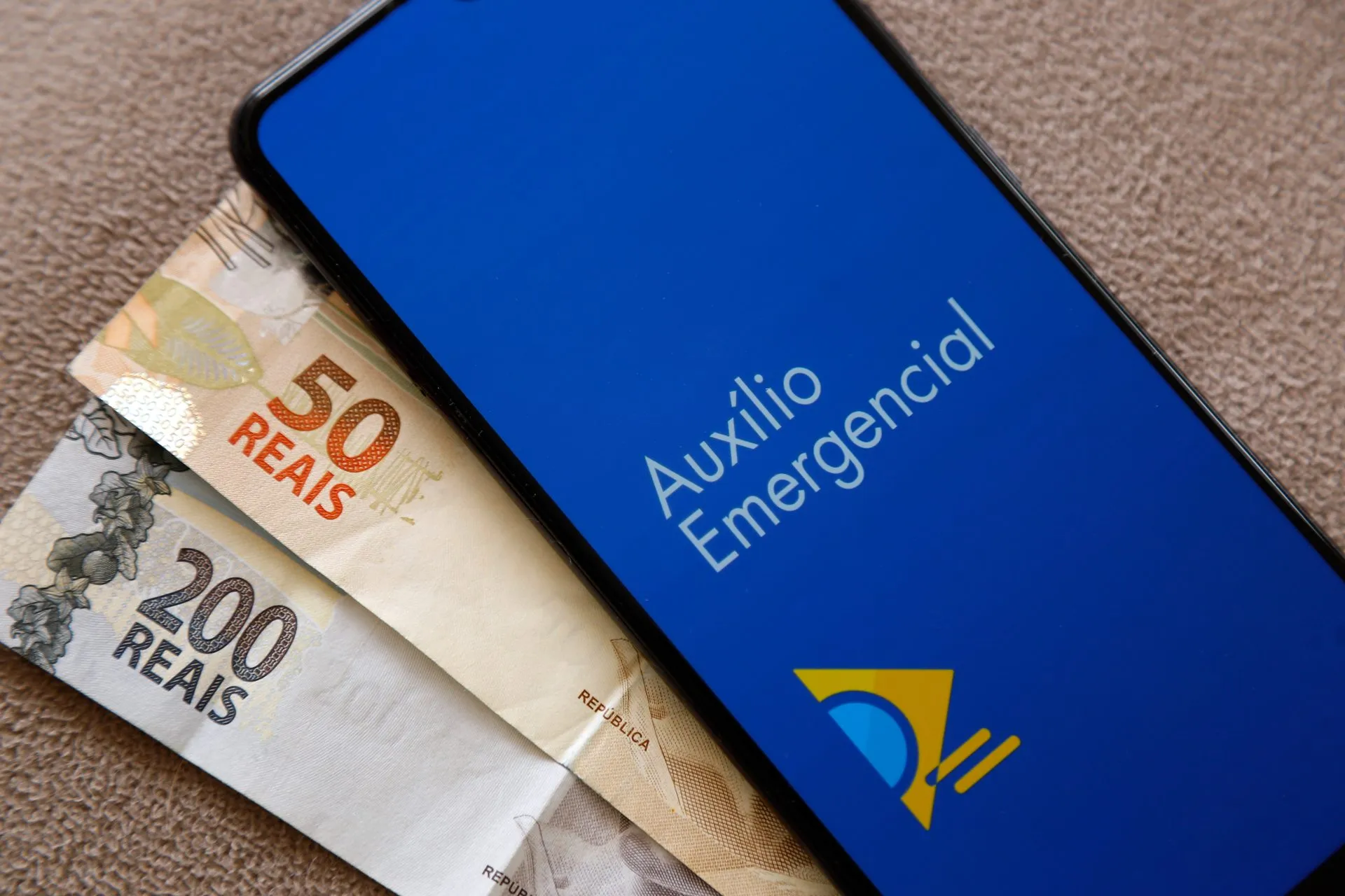 Valores do Auxílio Emergencial recebidos indevidamente devem ser devolvidos