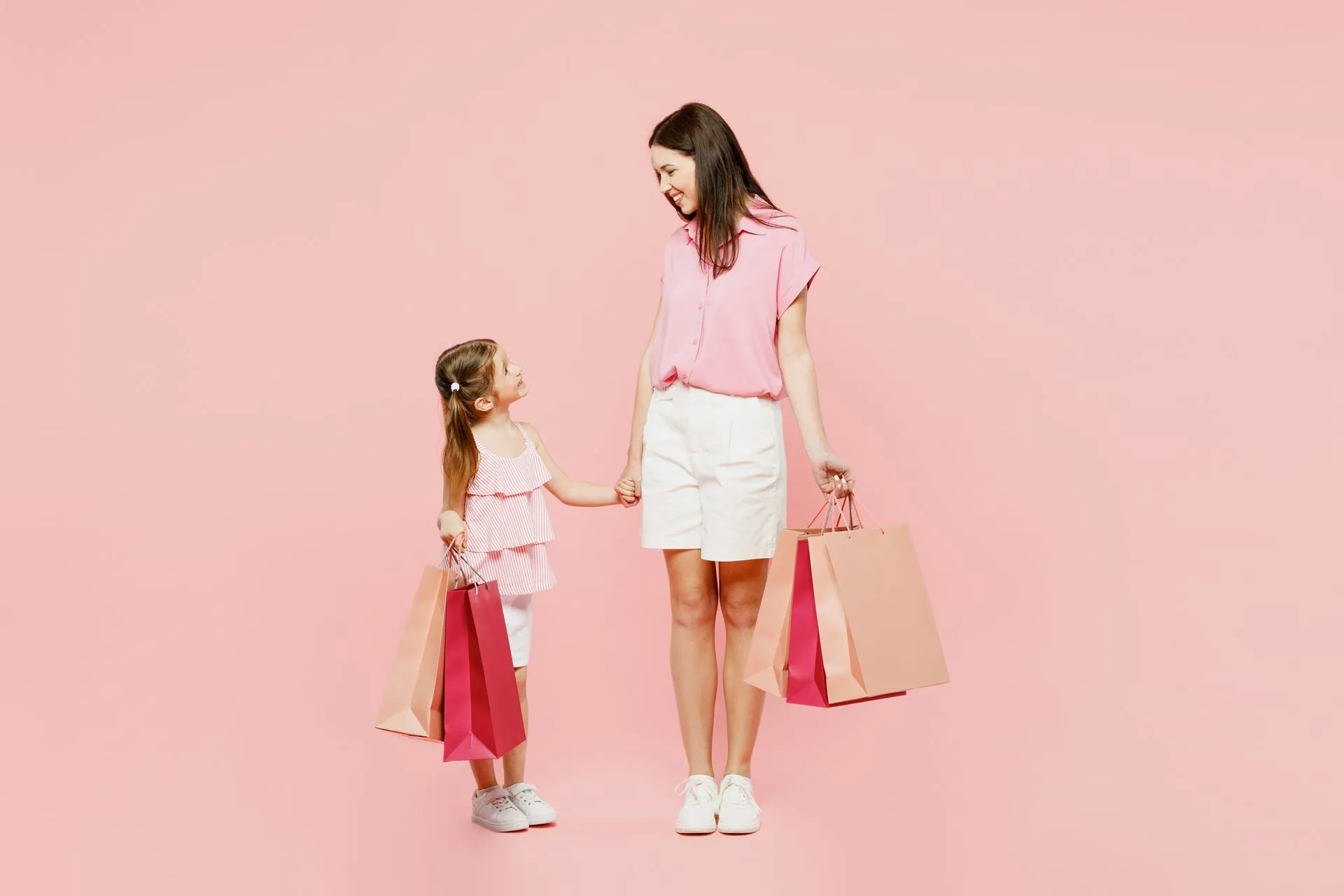 Dia das Mães deve movimentar 37,91 bilhões de reais no varejo; 78% dos consumidores pretendem presentear, mostra pesquisa CNDL/SPC Brasil