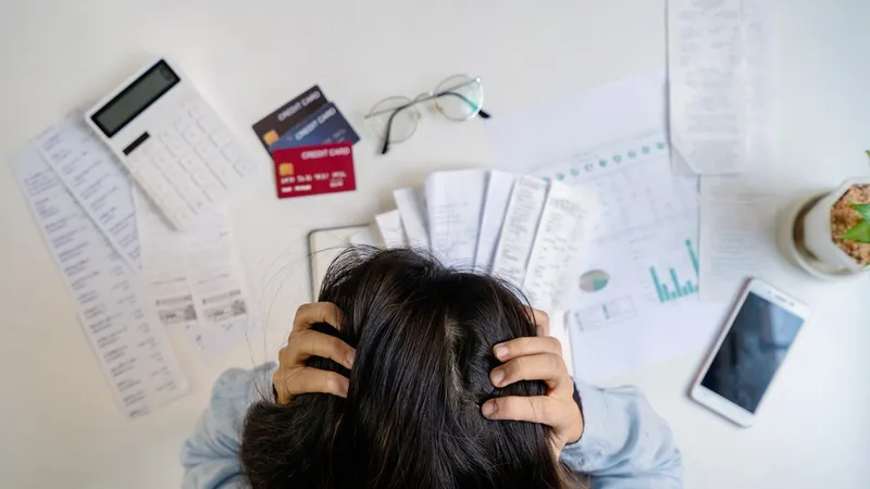 Brasil registra 73,71 milhões de consumidores inadimplentes em agosto, aponta CNDL e SPC Brasil