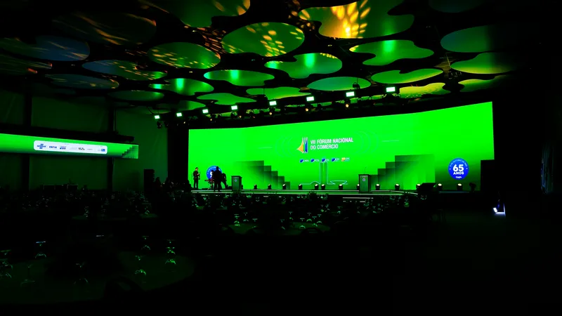 VII Fórum Nacional do Comércio: abertura reúne empresários e poder público no