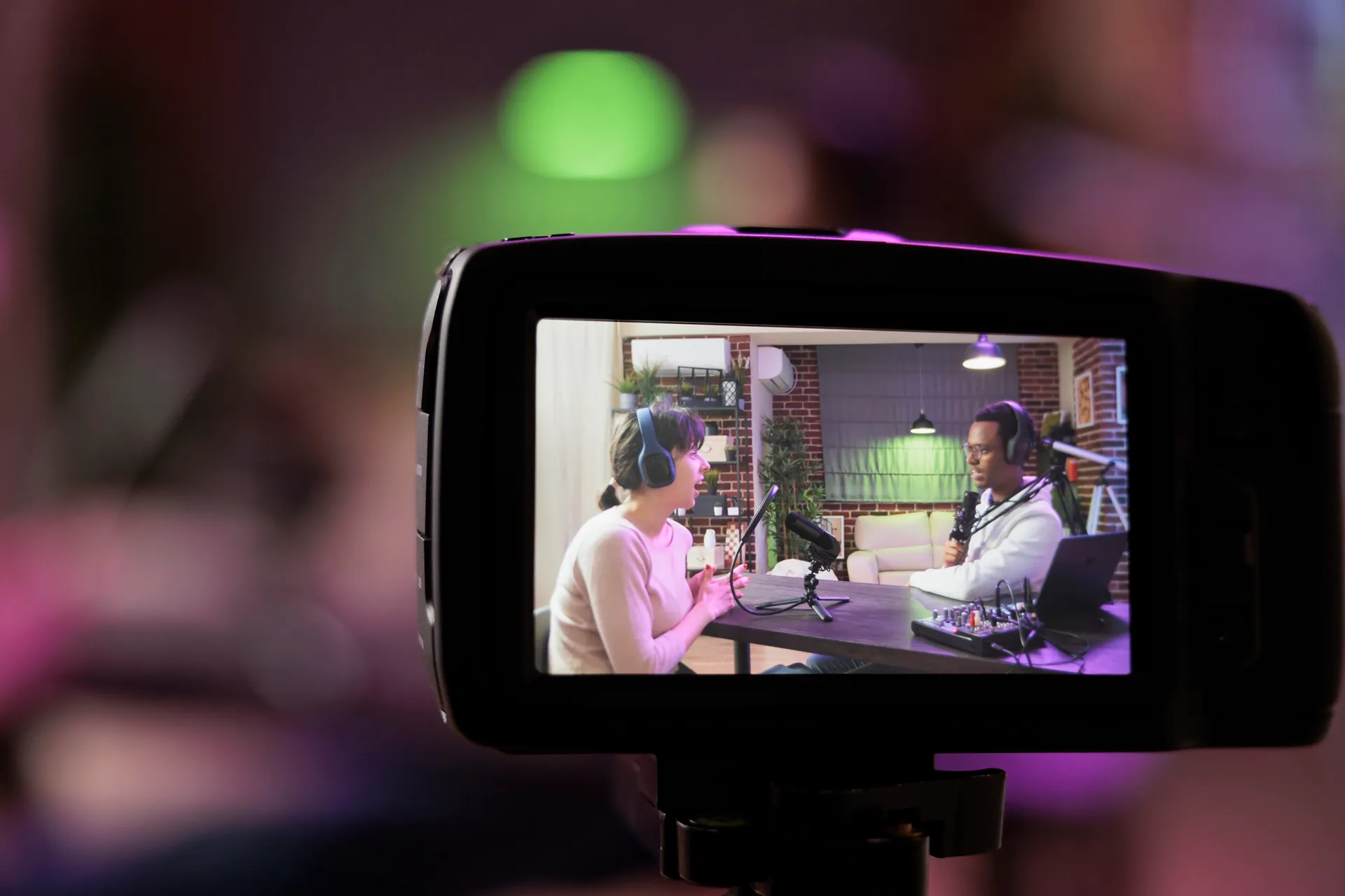 Curiosidades YouTube Brasil revela as listas de assuntos, criadores e músicas que dominaram 2025