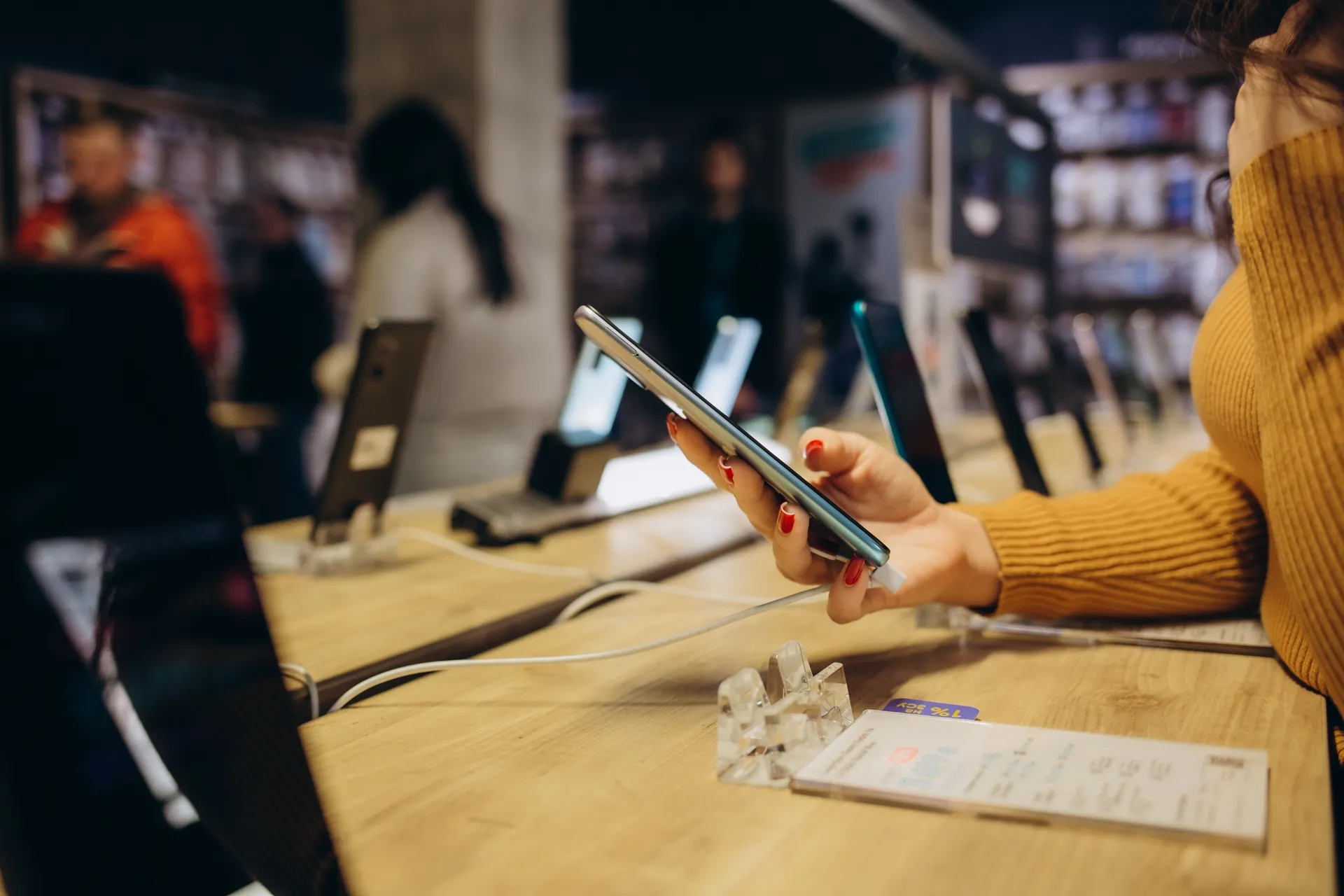 A aposta no varejo físico como parte da estratégia de entrada da JOVI no Brasil
