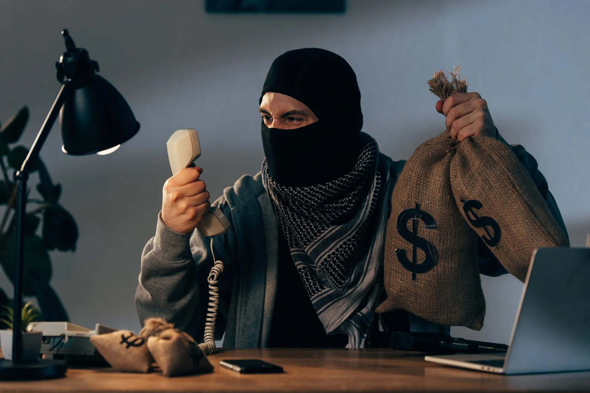 Brasil "ganha" 2,5 milhões de novas vítimas de fraudes em um ano e acende alerta no consumo