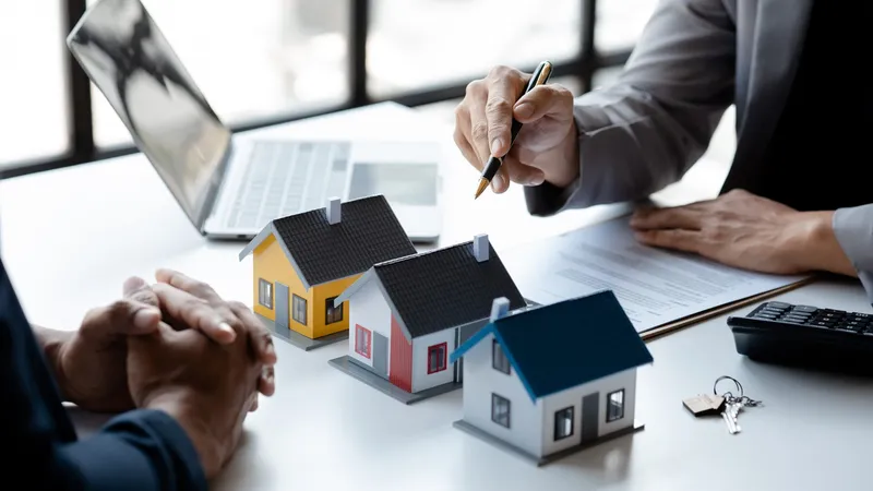 Copa, eleição e feriados derrubam o mercado imobiliário Dados mostram outra realidade