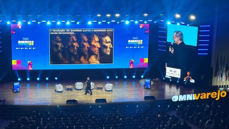 Walter Longo analisa impactos da inteligência artificial sobre os negócios no OmniVarejo 2026
